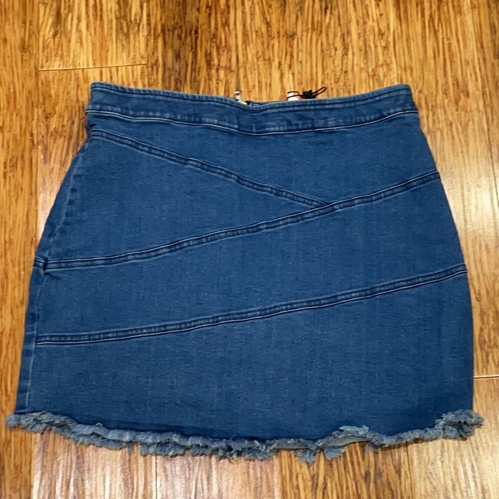 BCBGeneration patchwork stretch denim raw hem min… - image 4